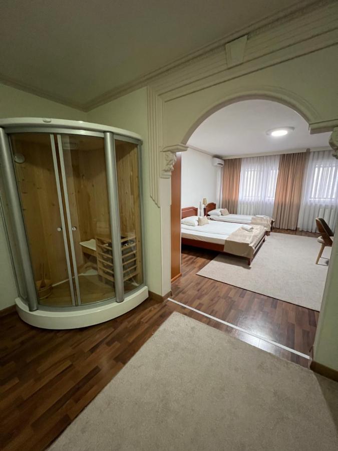 Hotel New Milenium Lukavac Exterior photo