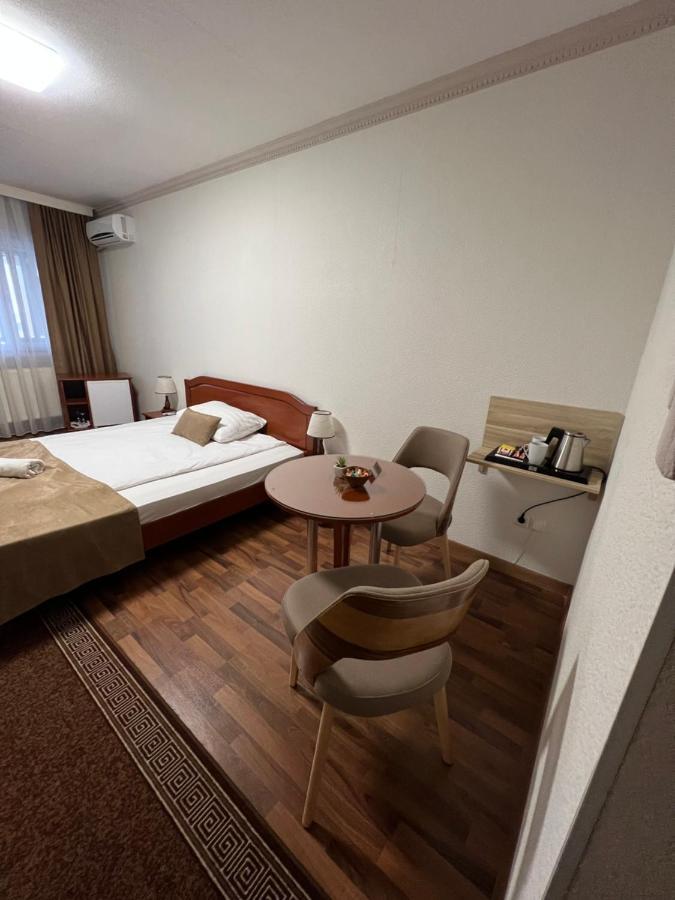 Hotel New Milenium Lukavac Exterior photo