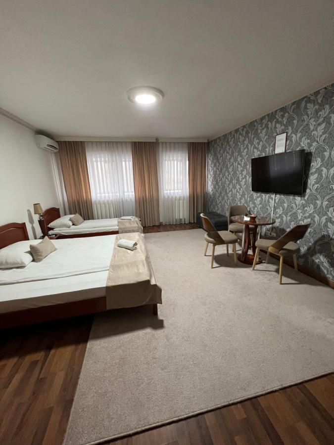 Hotel New Milenium Lukavac Exterior photo