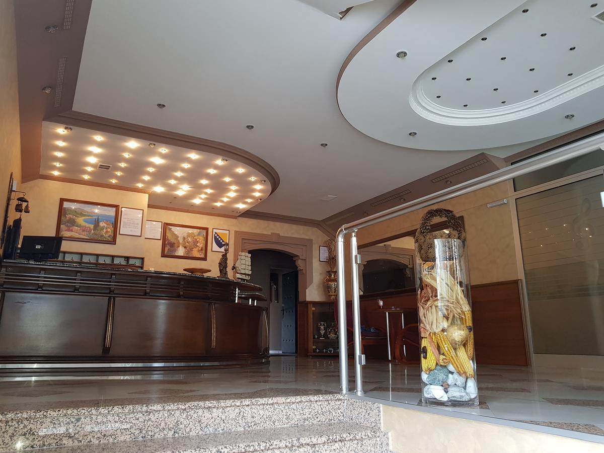Hotel New Milenium Lukavac Exterior photo