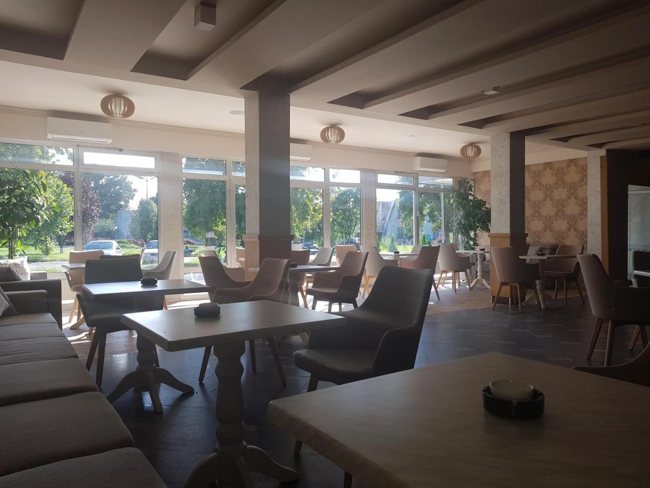 Hotel New Milenium Lukavac Exterior photo