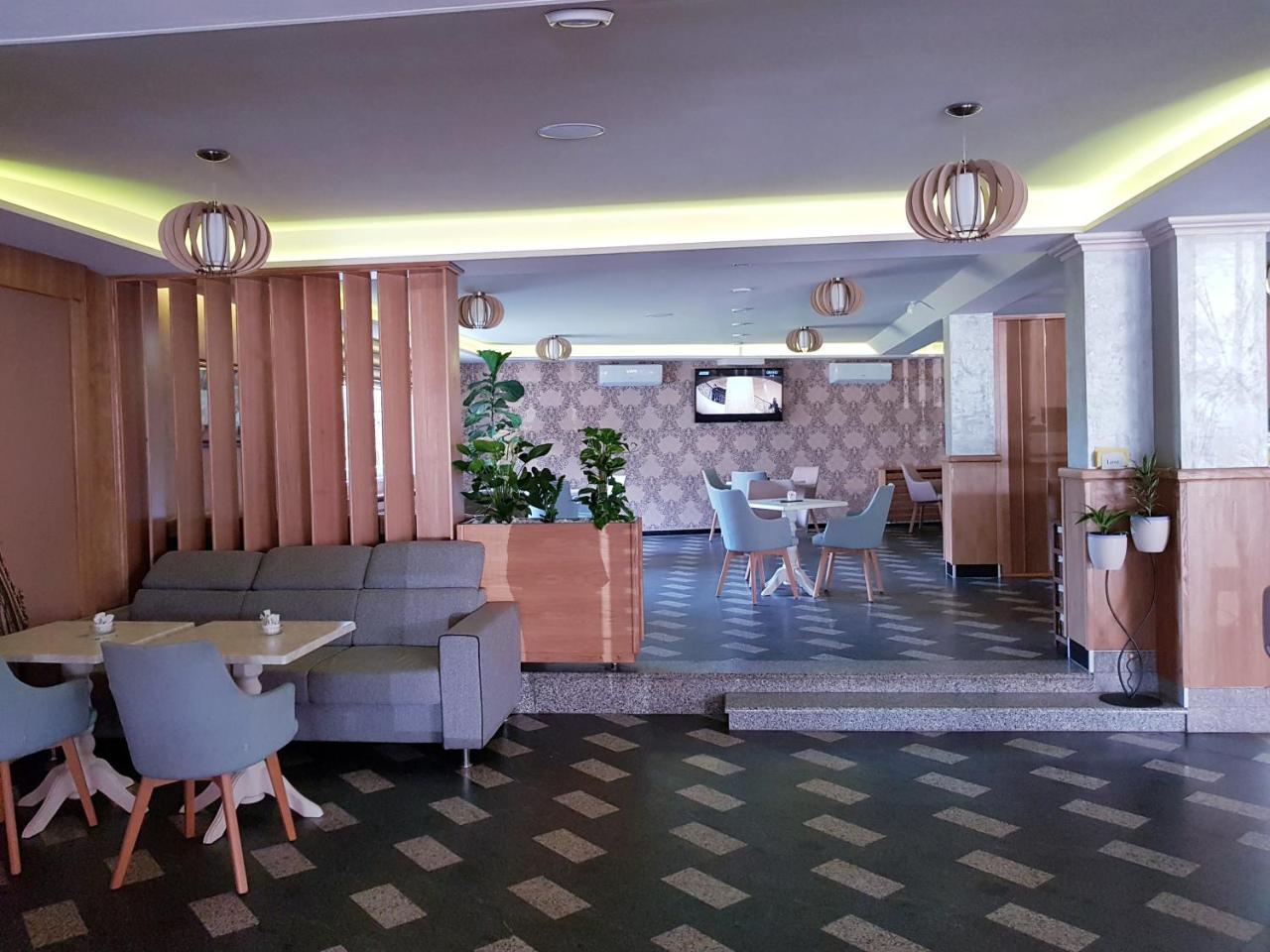Hotel New Milenium Lukavac Exterior photo